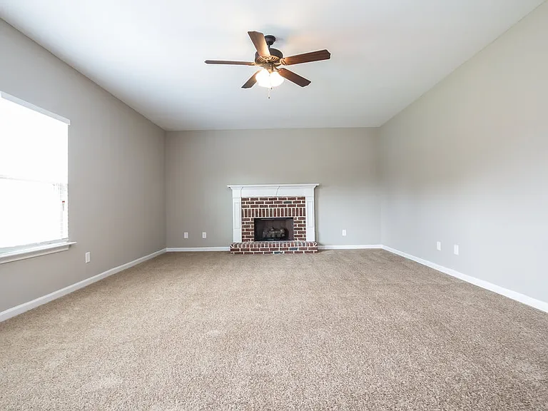 39 Hamilton Blvd NW — Photo 2