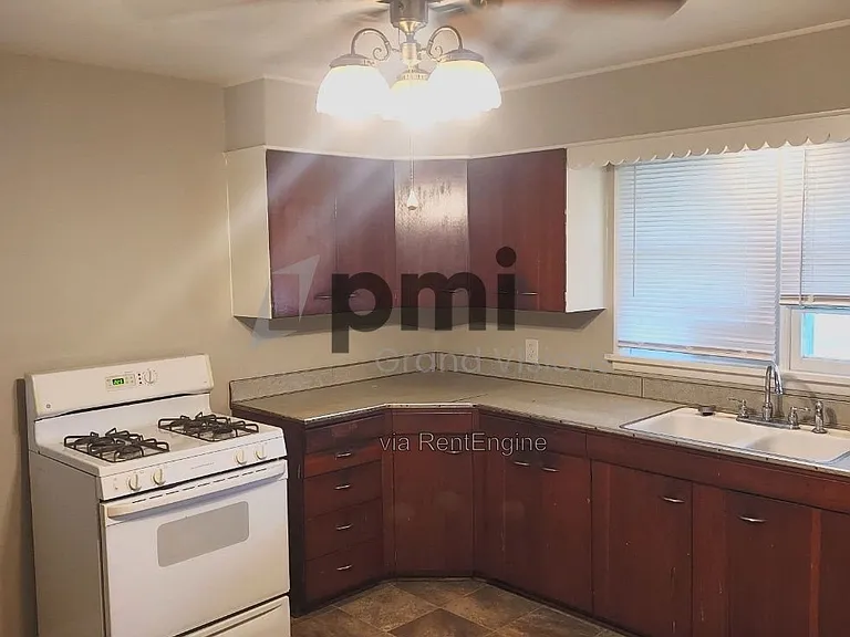 2060 N Water St — Photo 4
