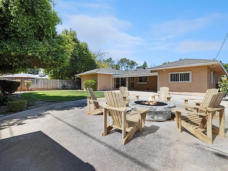 1511 E Almendra Dr — Photo 6
