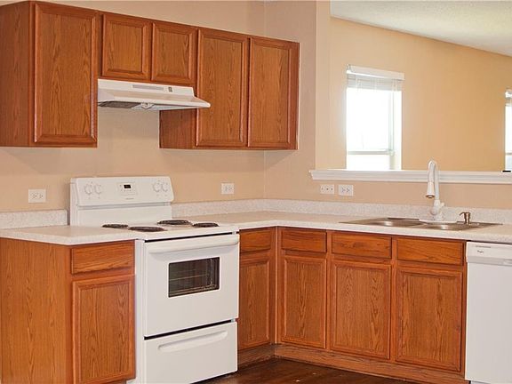 5th image of 6908 Meadow Way Ln