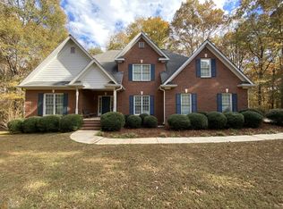 1041 Crossing Rdg, Bogart, GA 30622