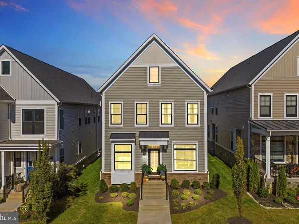 41916 Blair Woods Dr, Ashburn, VA 20148