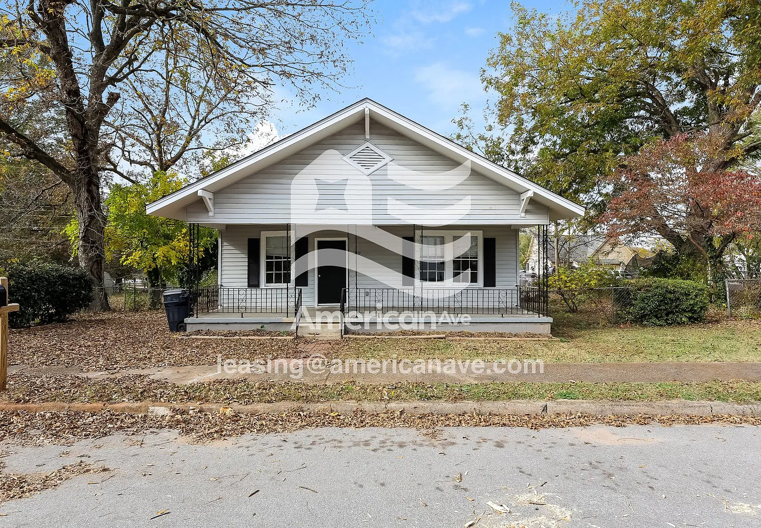 2 bed, 1.0 bath, 985 sqft, $1,120 — Photo 1