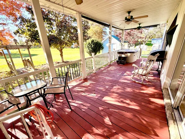 183 Lookout Rd, Hico, WV 25854