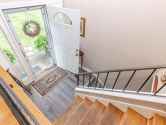 5th image of 5200 Pineland Ct