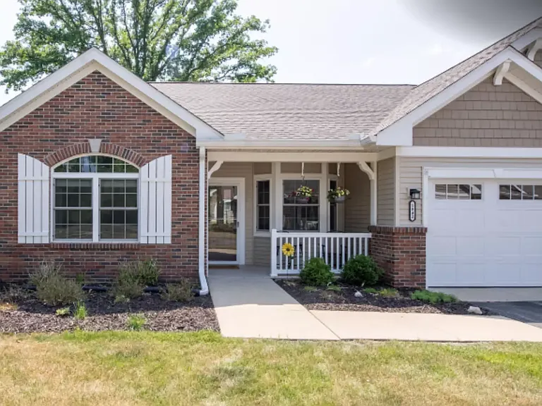 1837 Maple Knoll Dr SE #1837 — Photo 1