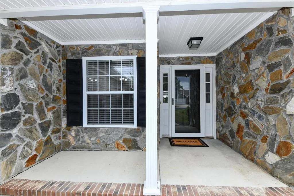 3907 Cloverwood Meadow Ln — Photo 4