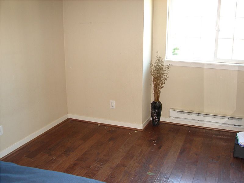 4th image of 10605 SE 261st Place #D302