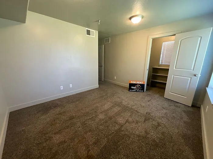 180 E 125 N #4 — Photo 15
