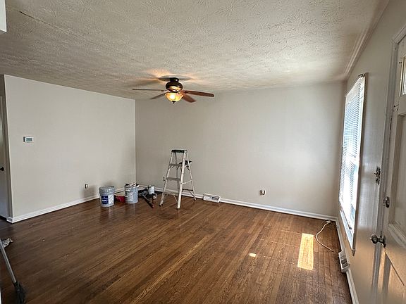 4th image of 1246 Alexandria Dr #B