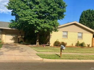 2005 Norton St, Salina, KS 67401