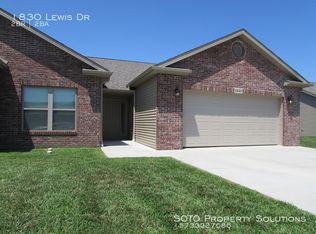 1830-1832 Lewis Dr, Jackson, MO 63755