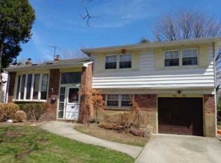 850 Chess Dr, Baldwin, NY 11510