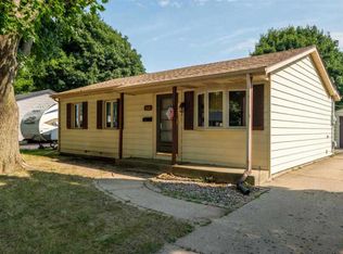 1005 Marie Ave, Machesney Park, IL 61115