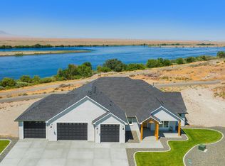 225 Columbia Bluff Ln, Pasco, WA 99301