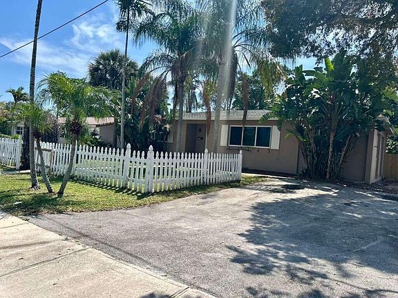 3rd image of 108 NE 22nd Street