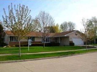 834 Windward Ct, Oshkosh, WI 54901