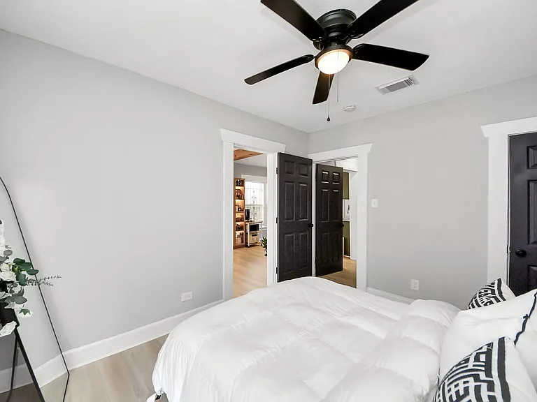 4415 Hershe St — Photo 9