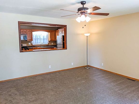 3rd image of 4027 S Granville Ave