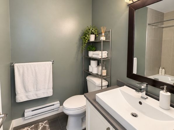 4 bedroom rental in Surrey — photo 17
