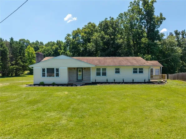 3012 Courtney Huntsville Rd, Yadkinville, NC 27055