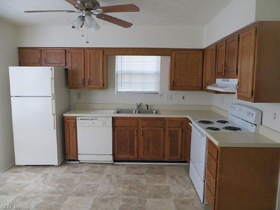 3rd image of 1735 Skiffes Creek Cir