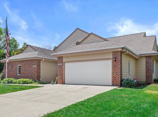 W159N4837 Graysland Dr, Menomonee Falls, WI