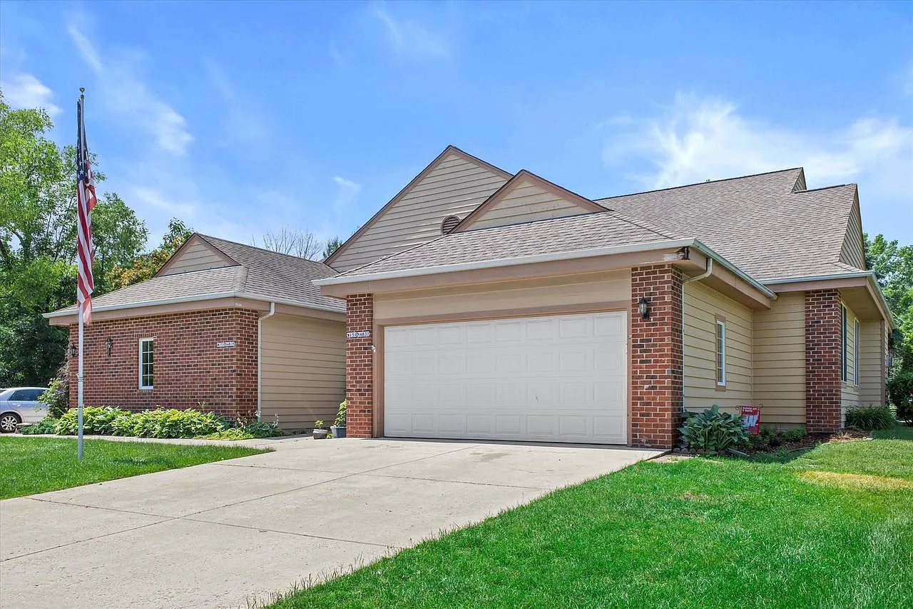 W159N4837 Graysland DRIVE photo 1