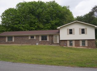418 Bluff Point Rd, Harriman, TN 37748