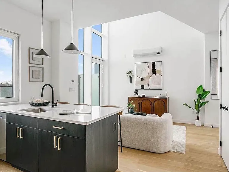 11-14 35th Ave #918 — Photo 7
