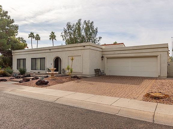 3rd image of 8159 E Del Barquero Dr
