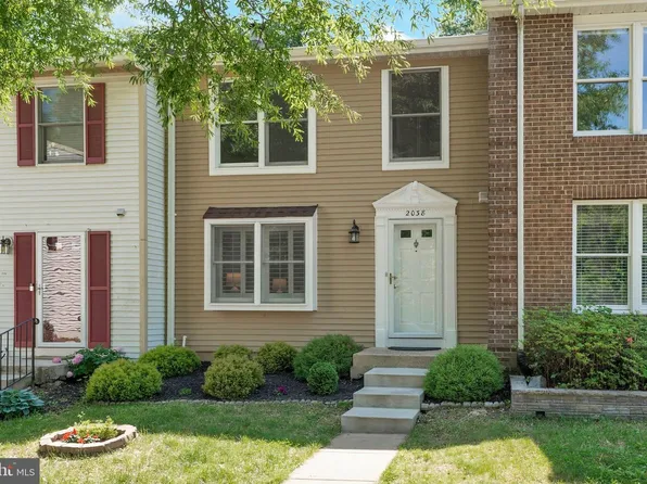 2038 Brooks Square Pl, Falls Church, VA 22043
