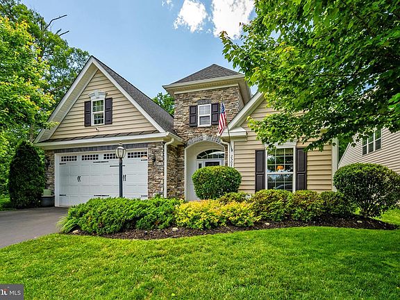 3rd image of 25079 Chafee Cir
