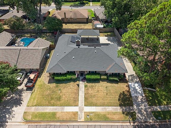 2nd image of 1807 Holm Oak St