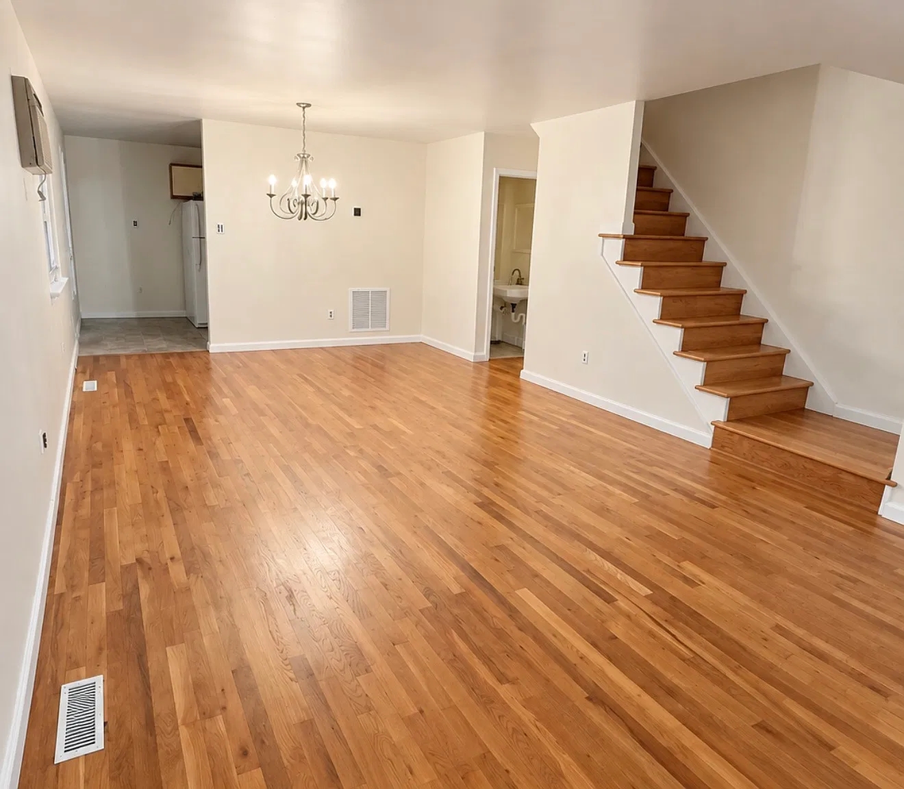 3 bed, 1.5 bath, 1224 sqft, $1,895 — Photo 4