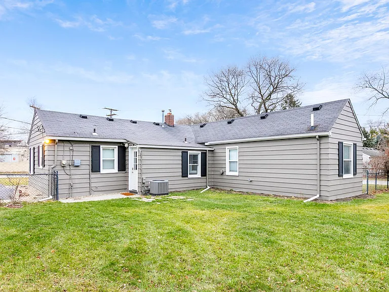 38017 W Chicago St — Photo 32