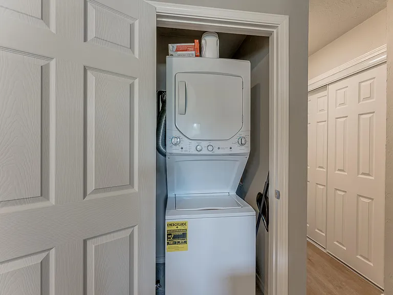 1001 E Main St #B-1 — Photo 8
