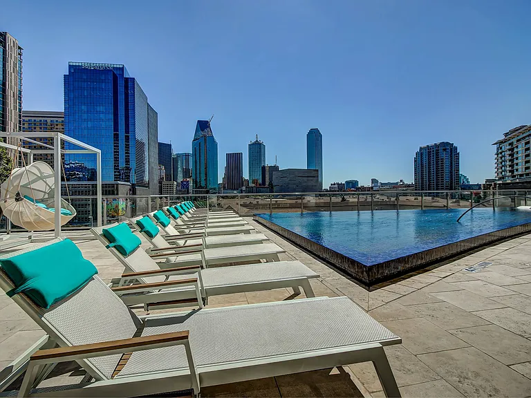Cirque Residences — Photo 31