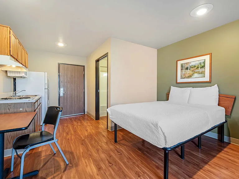 Studio Suite - 1 Full Bed