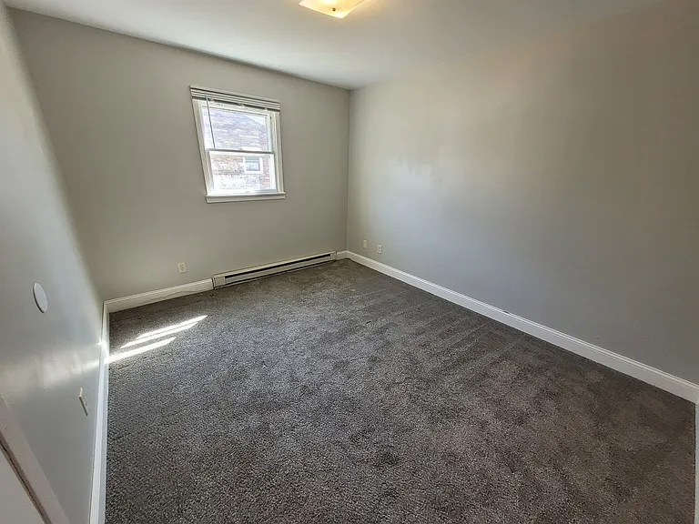 3204-3206 Runway Ave — Photo 9