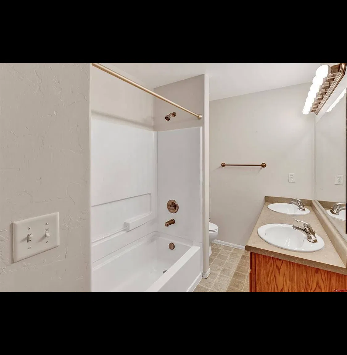 3 bed, 2.5 bath, 1457 sqft, $2,000 — Photo 3