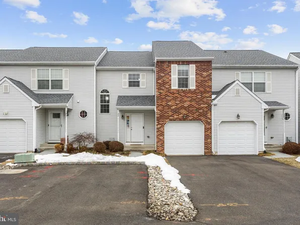 22 Crockett Ln, Ewing, NJ 08628