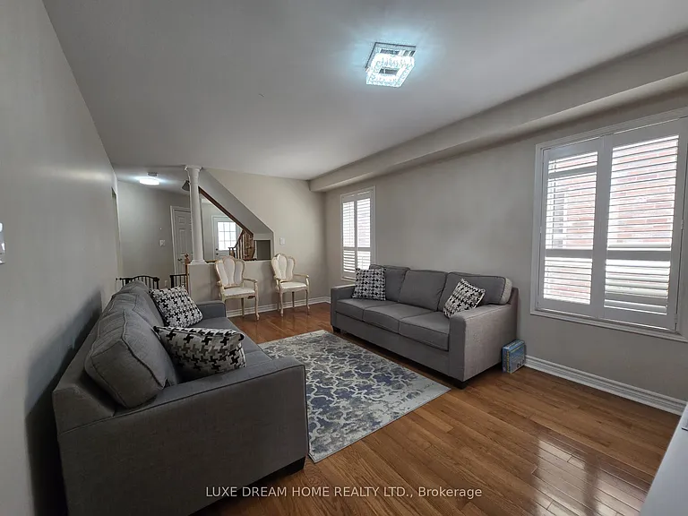 423 Huntington Ridge Dr — Photo 3