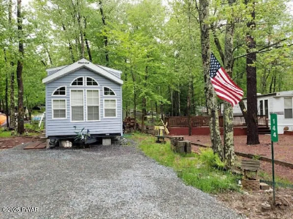 Of Diamonds Dr, Milford, PA 18337