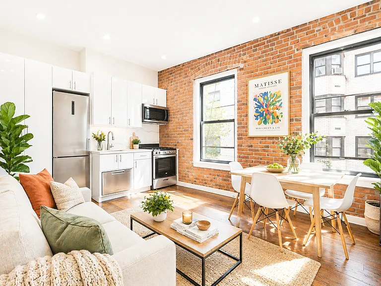 156 W 20th St #PHB — Photo 1