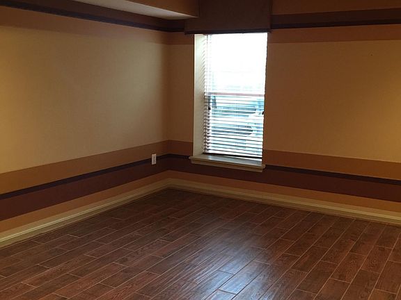 2nd image of 2404 Almshouse Dr