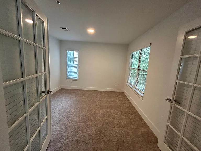 Wesley St. Claire Apartments at Lawrenceville — Photo 263