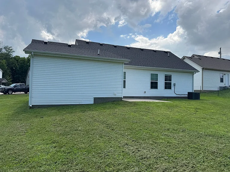 1605 Gambill Wood Dr — Photo 4