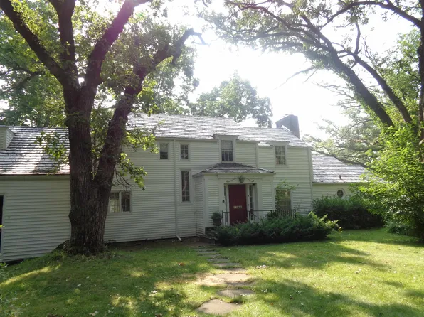 1162 S Weldon Rd, Rockford, IL 61102