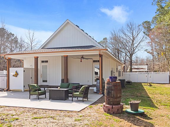 5th image of 703 Poplar Neck Road